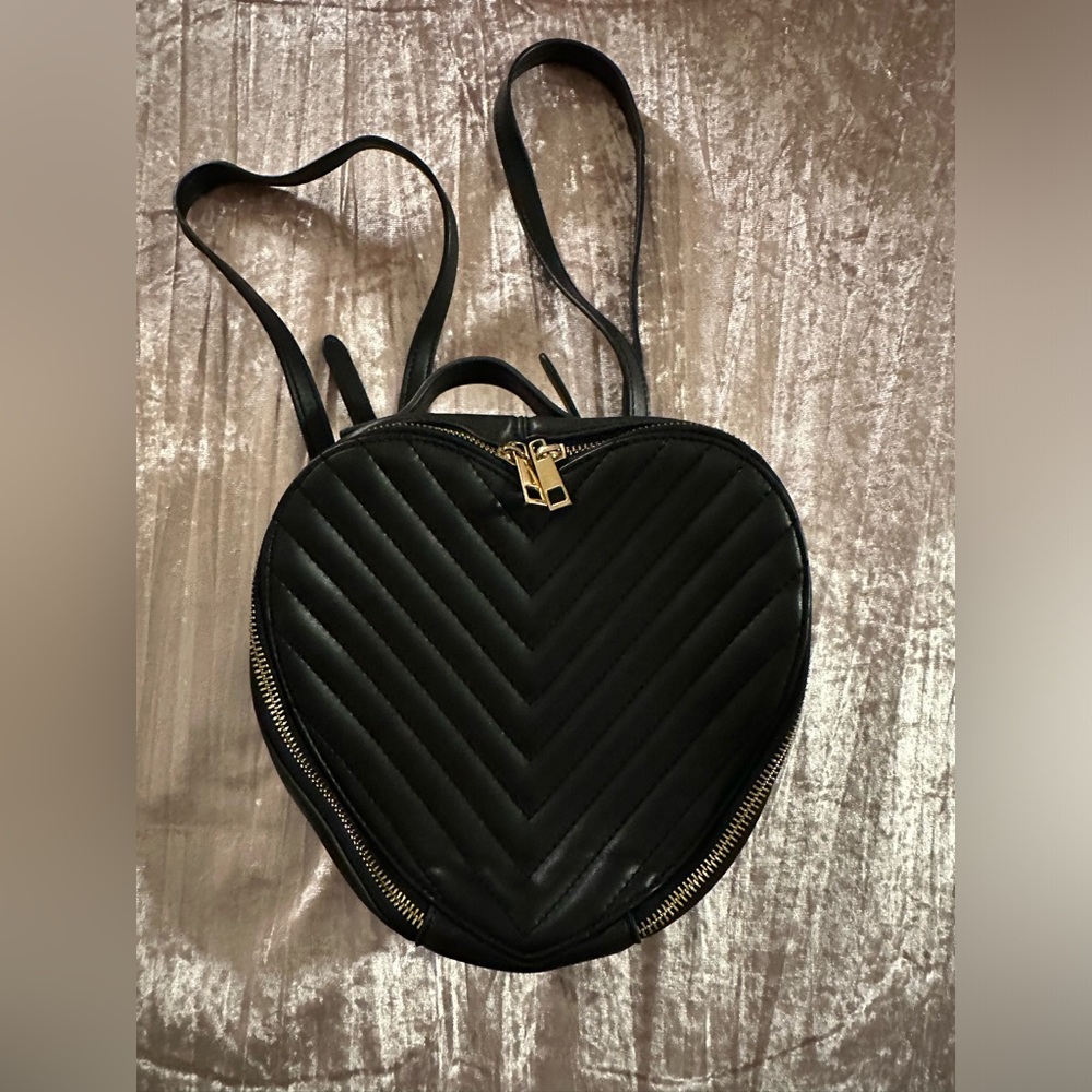 Forever 21 Heart-Shaped Quilted Backpack - Black